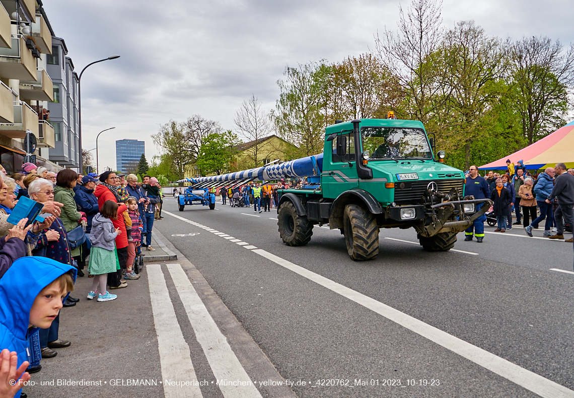 01.05.2023 - Maibaumaufstellung in Berg am Laim